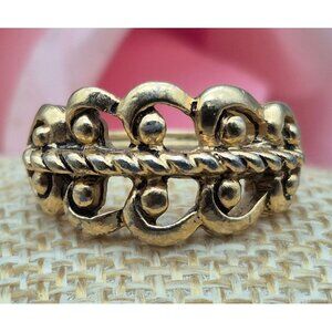Vintage AVON Gold Tone Filigree Textured Fashion Ring Size 5